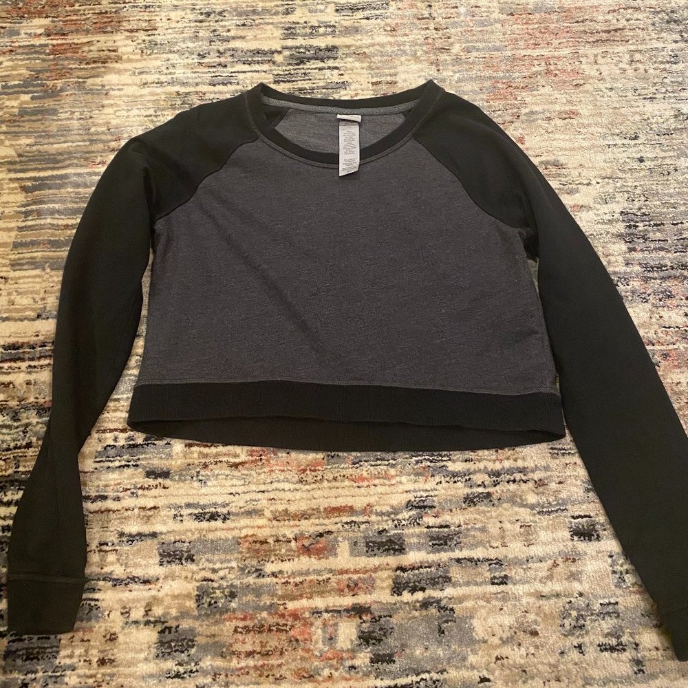 Champion Black and Grey Crop Sweater Size M